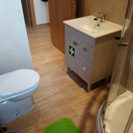 1977 ゲストハウス *